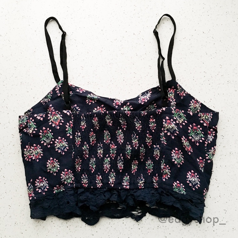 LF | Millau Crochet Trim Floral Crop Top - Picture 6 of 6